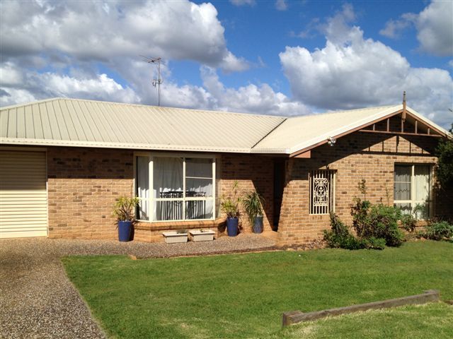 4 Muller Street, KEARNEYS SPRING, QLD 4350