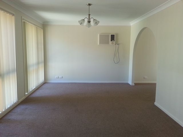 11 Penguin Road, BLUE HAVEN, NSW 2262