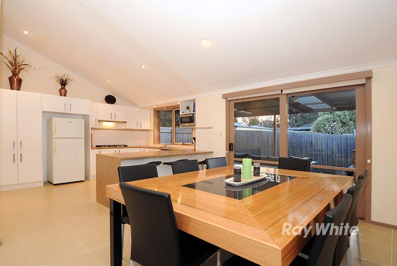 39 Watersedge Close, KNOXFIELD, VIC 3180