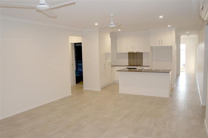 9 Josephine Street, BOYNE ISLAND, QLD 4680