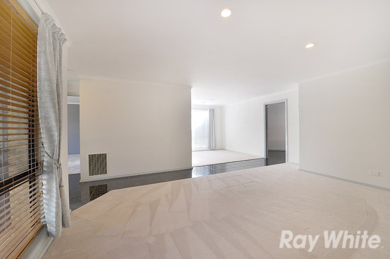 64 Valleyview Drive, ROWVILLE, VIC 3178