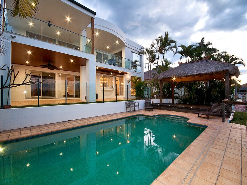 25 Montevideo Drive, CLEAR ISLAND WATERS QLD 4226