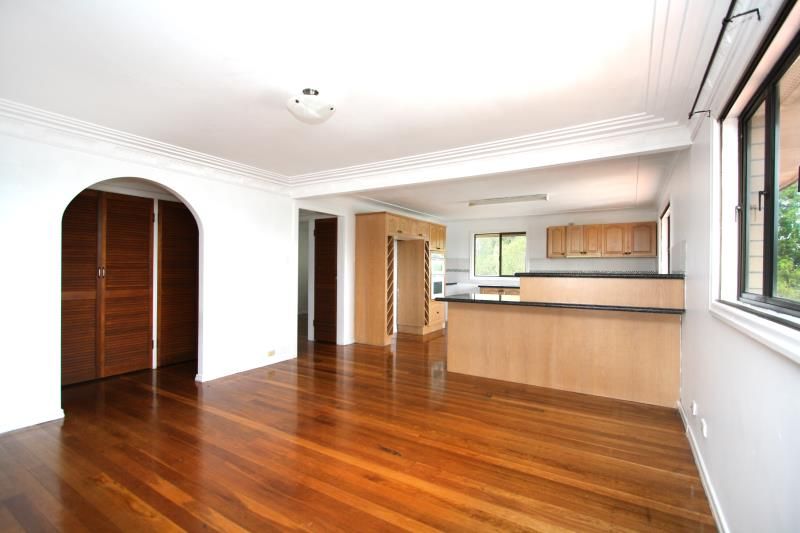 11 Gordon Parade, MANLY, QLD 4179