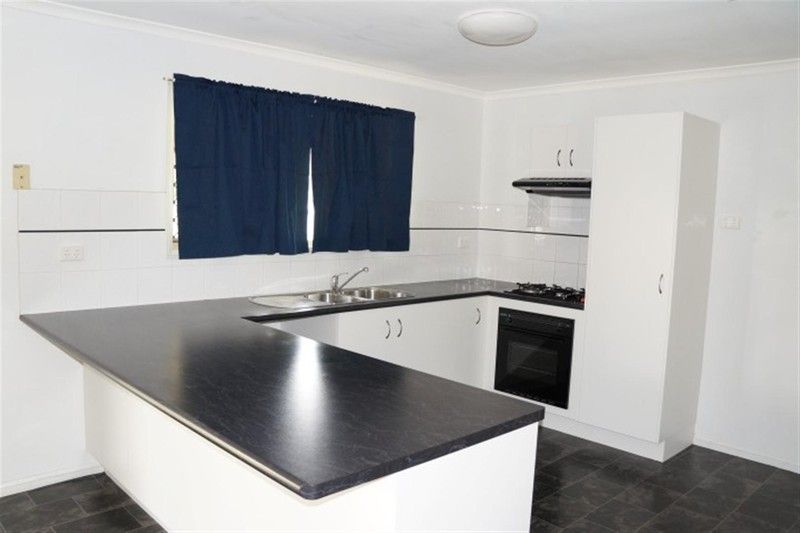 2/47 Park Street, West Gladstone, QLD 4680