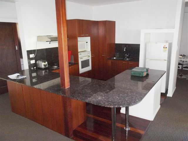 2/15 Waratah Avenue, BIGGERA WATERS, QLD 4216