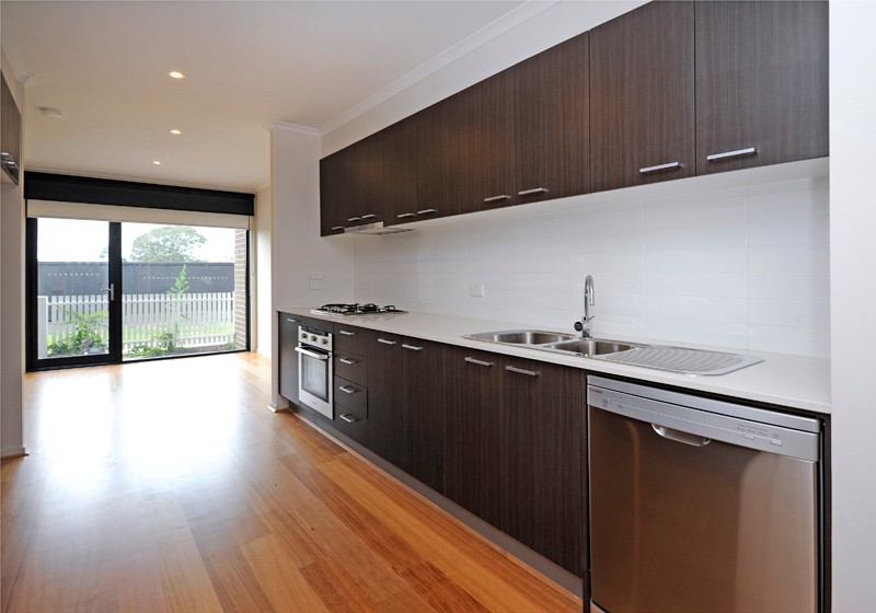 2 Olsen Walk, MILL PARK, VIC 3082