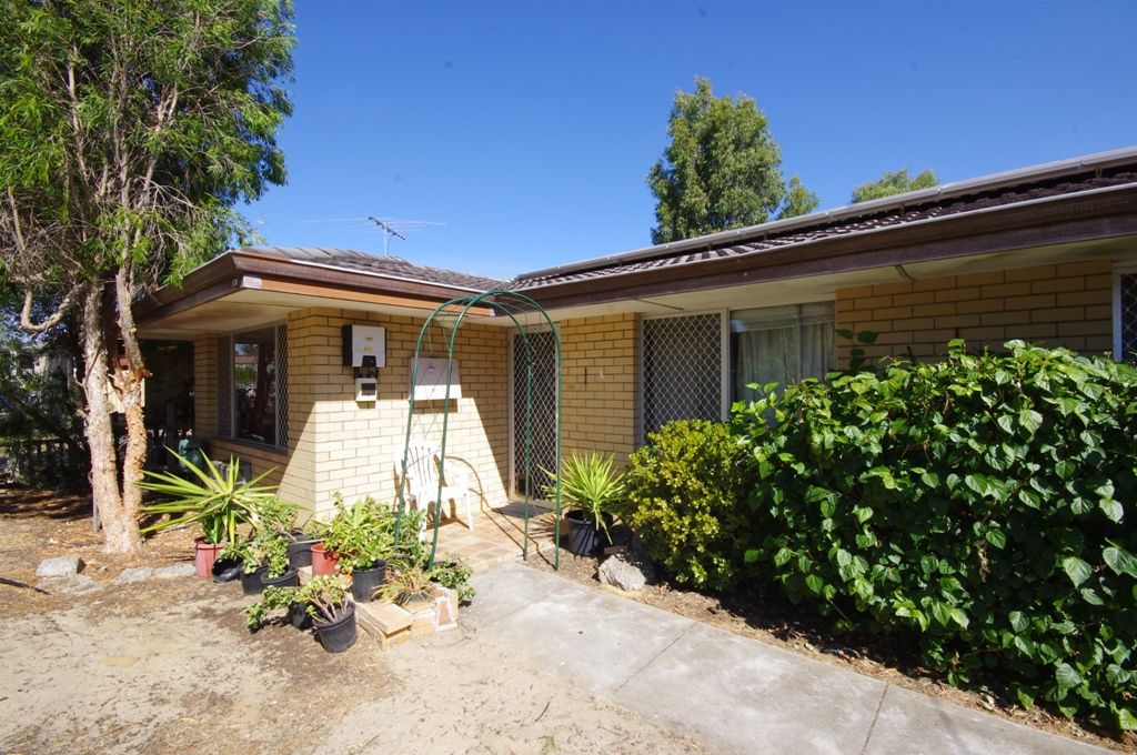 24 Montrose Avenue, Girrawheen, WA 6064
