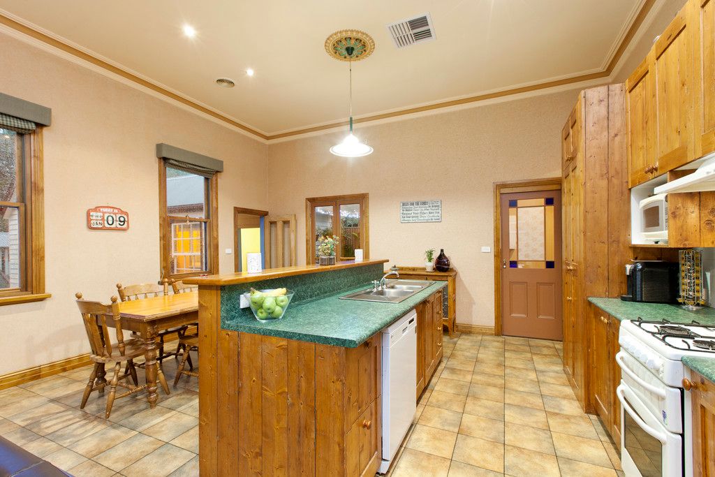 723 Barkly Street, Mount Pleasant, VIC 3350