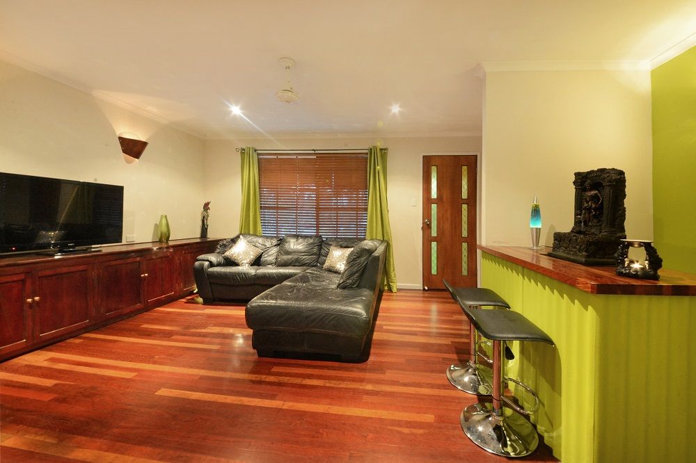 6 Picaninni Close, Cannonvale QLD 4802