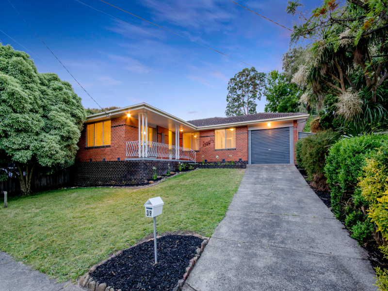 39 Karingal Drive, FRANKSTON VIC 3199