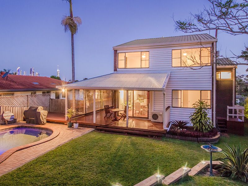 23 Wistaria Avenue, SOUTHPORT, QLD 4215
