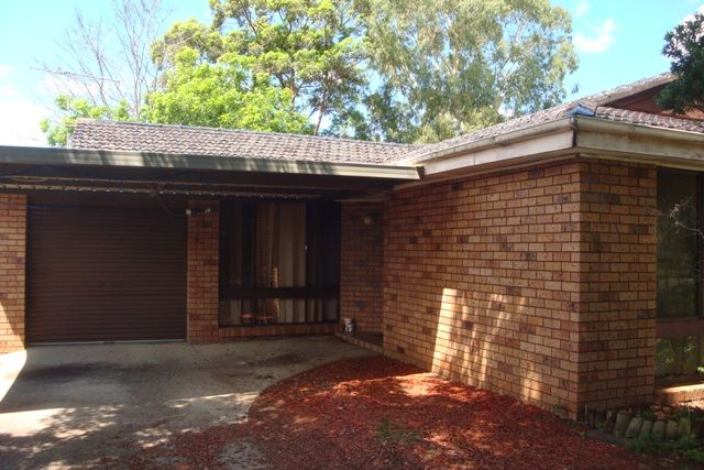 5 Citrine Close, Bossley Park, NSW 2176