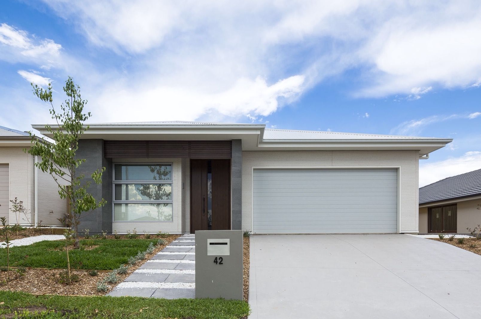 42 Minya Crescent, GLEDSWOOD HILLS, NSW 2557