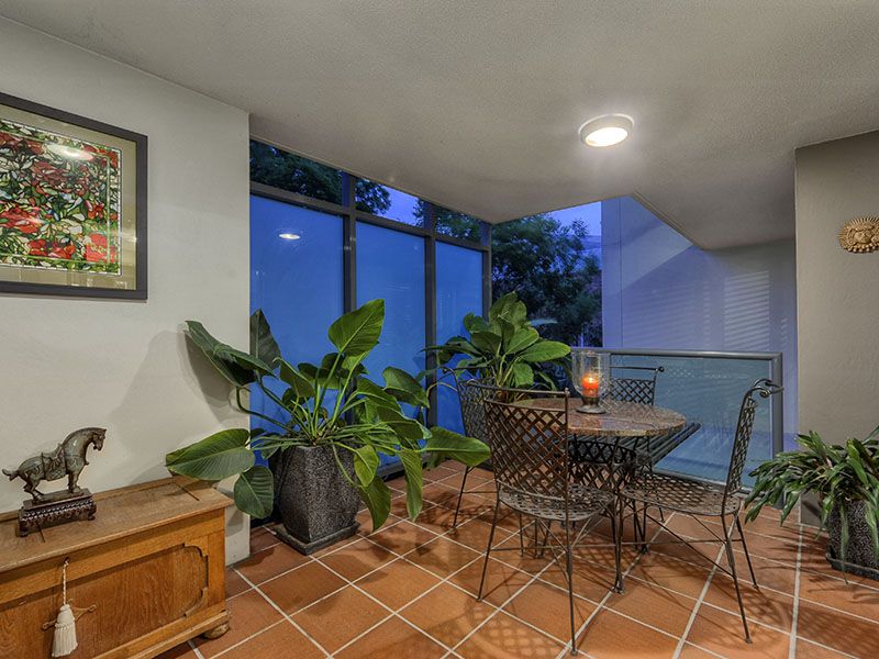 33 Helen Street, TENERIFFE QLD 4005