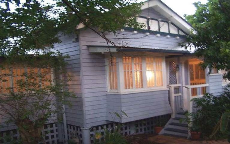 221 Coopers Camp Road, Ashgrove, QLD 4060