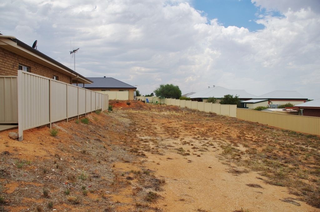 12 Ian Drive, Paringa, SA 5340