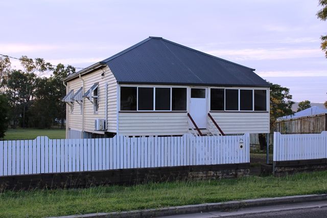 21 Dingyarra Street, TOOGOOLAWAH QLD 4313