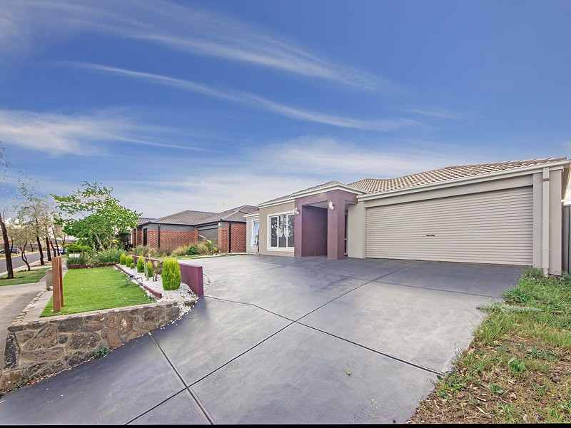 8 Murdeduke Crescent, WYNDHAM VALE, VIC 3024