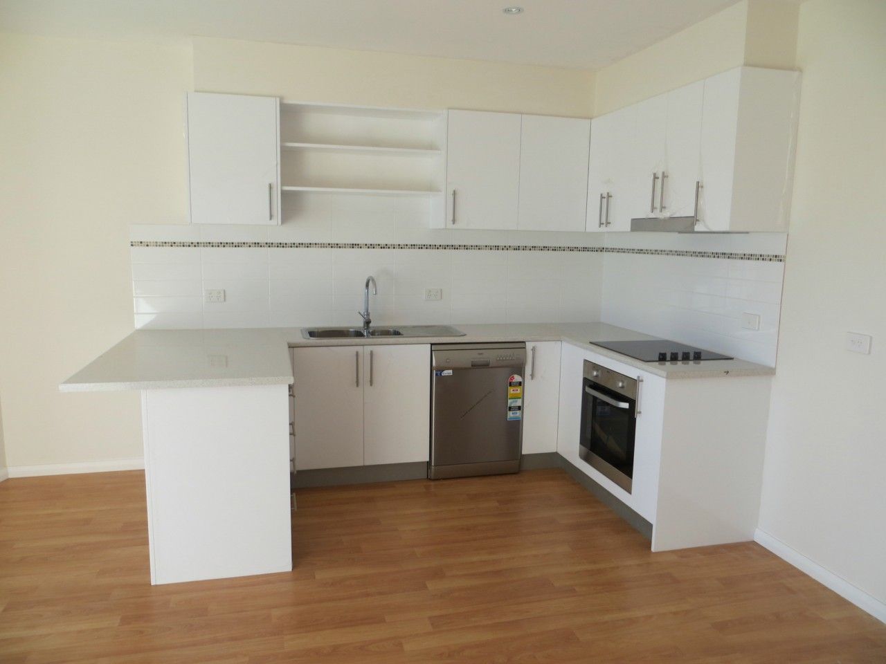 2 /15 Willesden Road, HUGHESDALE, VIC 3166