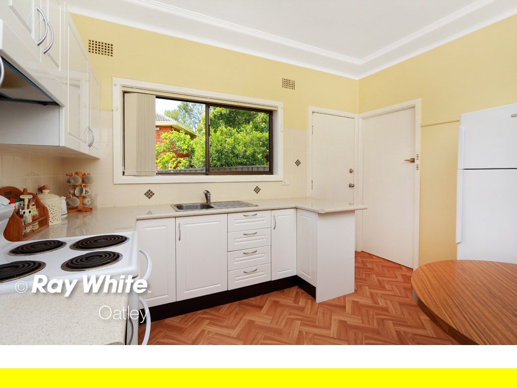 17 Thurbon Avenue, Peakhurst, NSW 2210