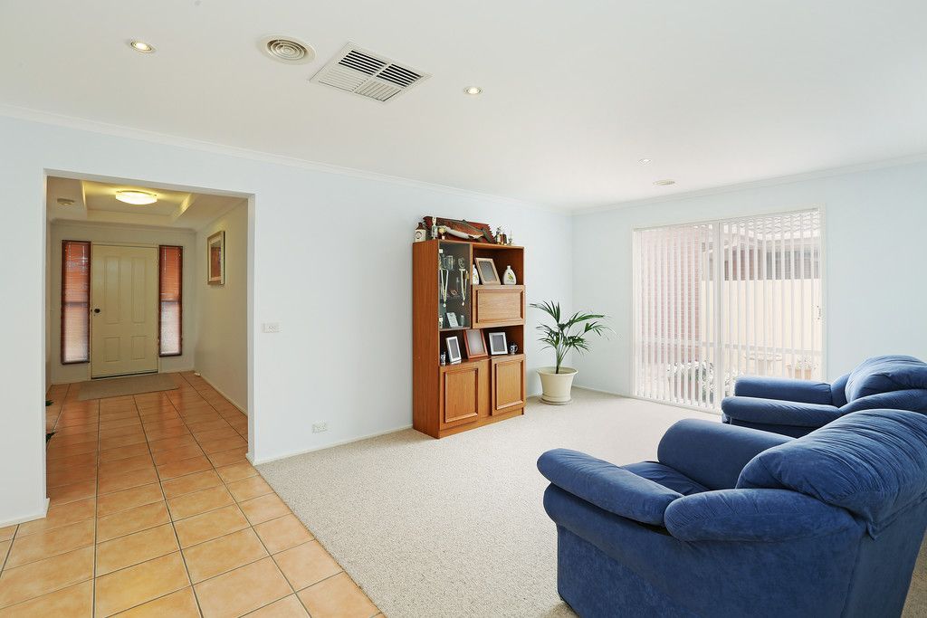 11 Redleaf Close, Lara, VIC 3212