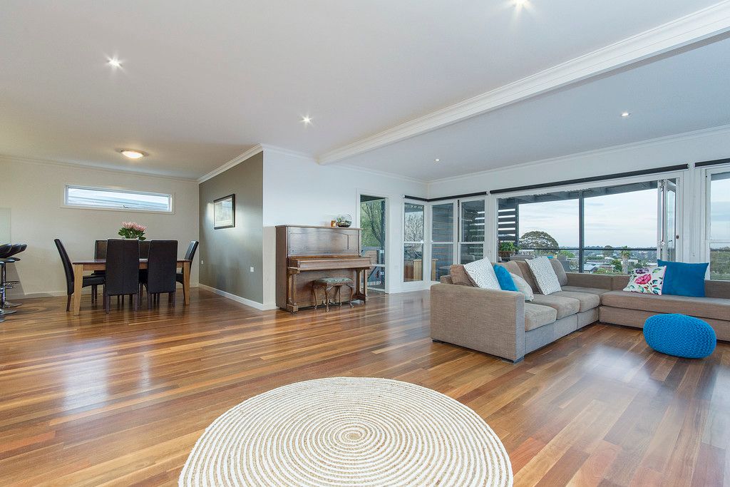 6 Melrose Avenue, Highton, VIC 3216