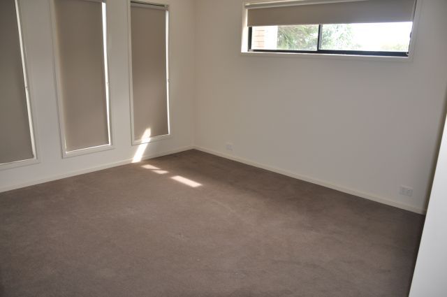 26 Songbird Crescent, South Morang, VIC 3752