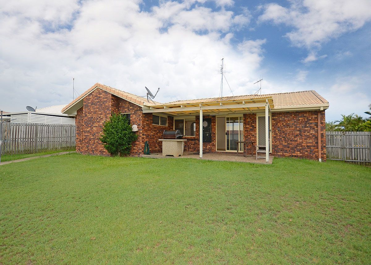 17 Deloraine Avenue, Urangan, QLD 4655