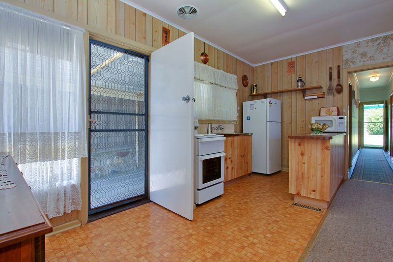 91 Fourth Avenue, ROSEBUD, VIC 3939