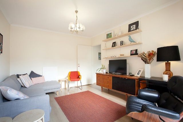 2/33 Toolambool Road, Carnegie, VIC 3163