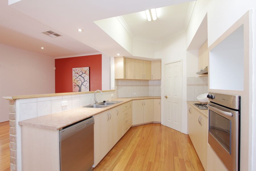 12 Mozart Mews, Rivervale, WA 6103