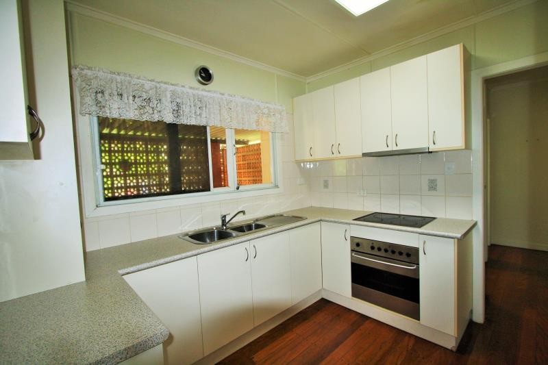 11 Steele Street, Holland Park, QLD 4121