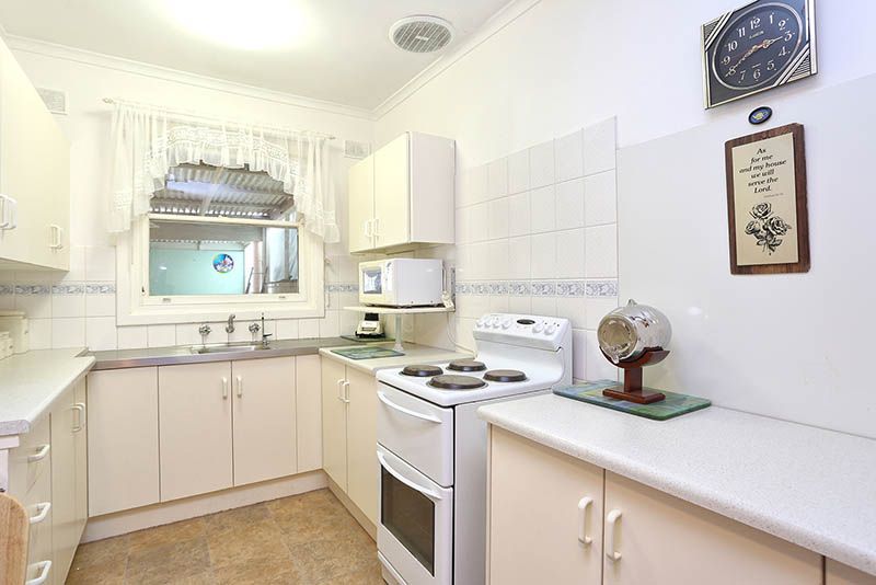 18 Winterbourne Road, Elizabeth Vale, SA 5112