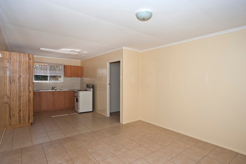 2/283A Hume Street, South Toowoomba, QLD 4350