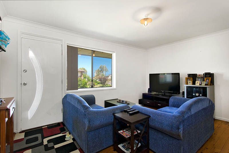 12 Rowley Avenue, Mount Warrigal, NSW 2528
