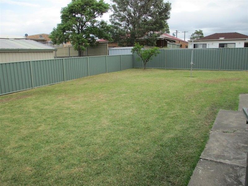 31 McGregor Avenue, Barrack Heights, NSW 2528