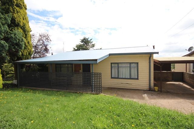 15 Jenolan Street