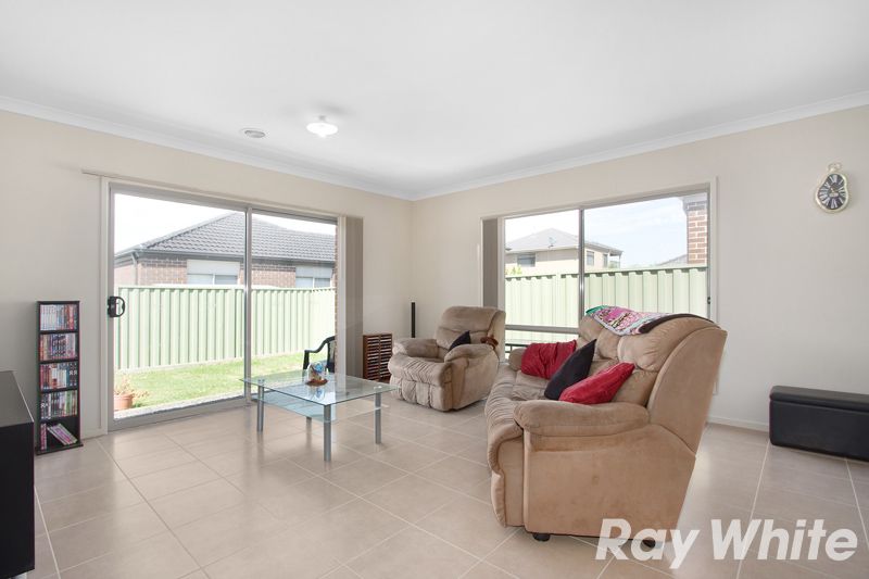 24 Edmund Street, Pakenham, VIC 3810