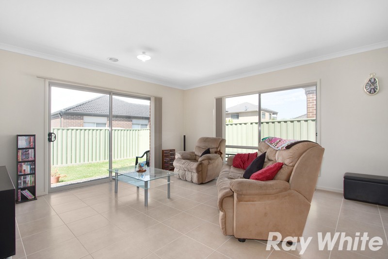 24 Edmund Street, Pakenham, VIC 3810
