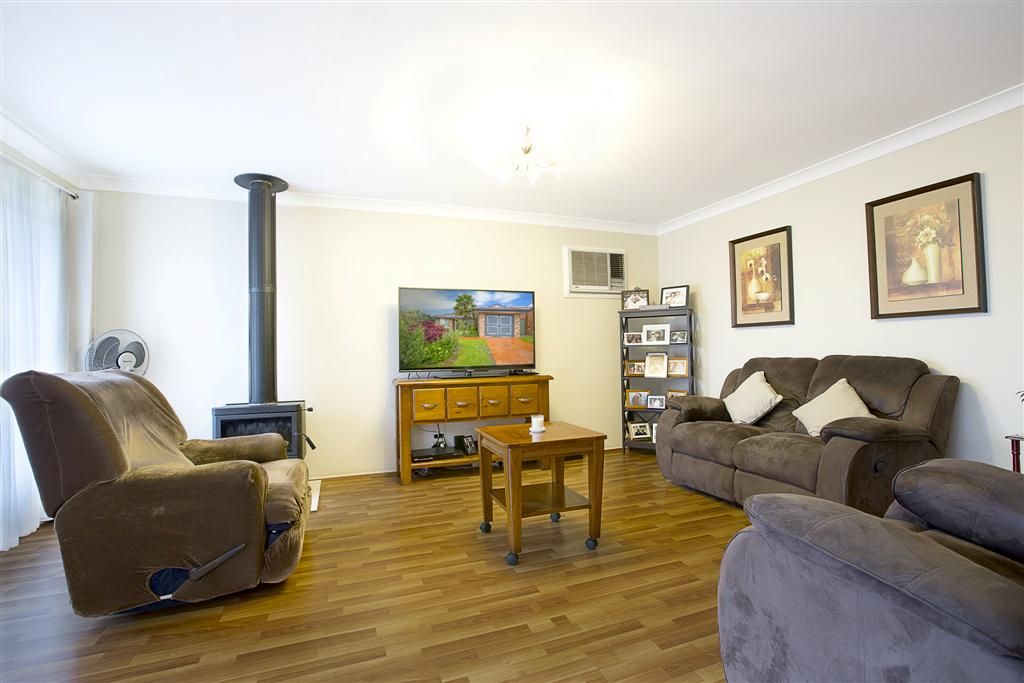1 Sheoak Place, Glenmore Park, NSW 2745
