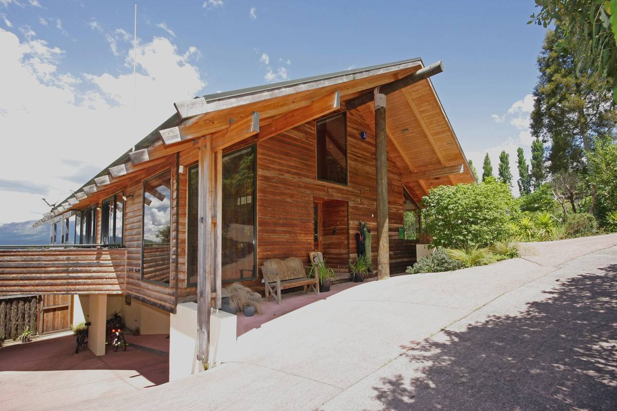 51 Spencer Road, Lake Tarawera, Rotorua District Real Estate Ray