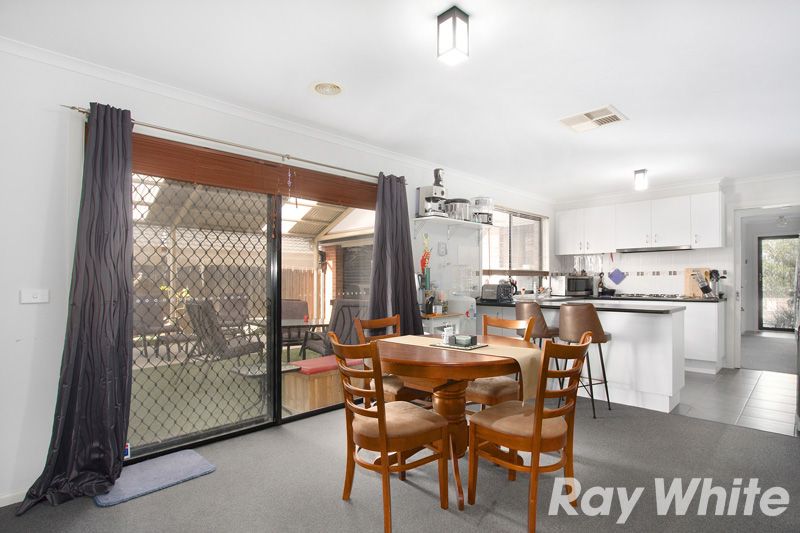 33 Tuscany Rise, Pakenham, VIC 3810