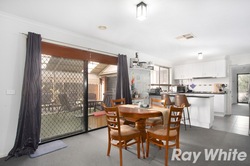 33 Tuscany Rise, Pakenham, VIC 3810