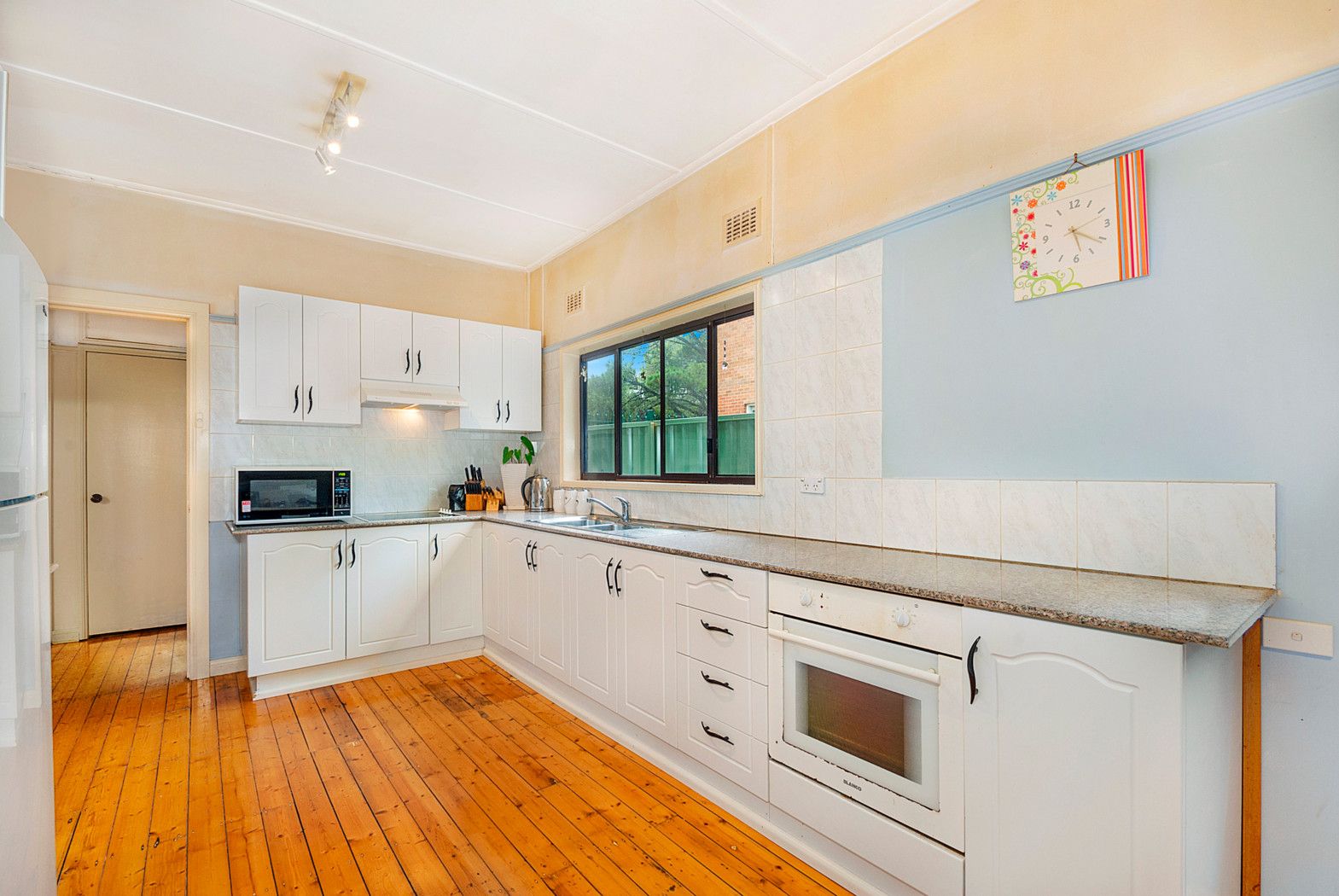 19 Dernancourt Avenue, Engadine, NSW 2233