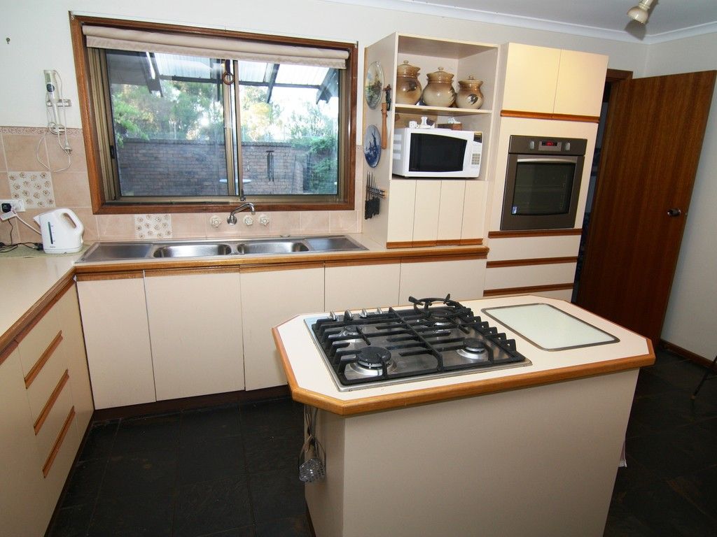 2 Hall Crescent, Loxton, SA 5333