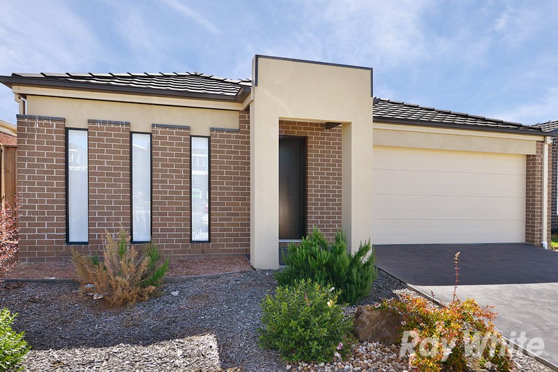105 Henry Road, Pakenham, VIC 3810