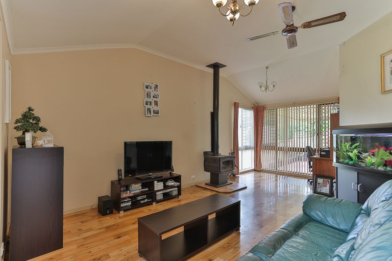 11 McWilliam Street, Wilsonton Heights, QLD 4350