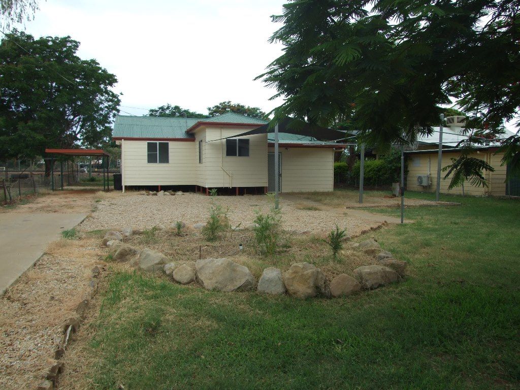 13 Sunbird Street, Longreach, QLD 4730