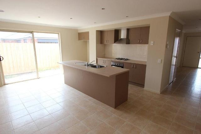 6 Adair Court, Marshall, VIC 3216