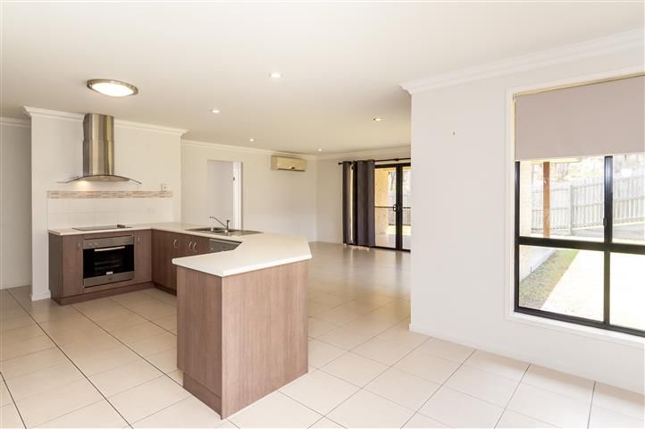 27 Grasstree Crescent, Kirkwood, QLD 4680